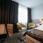 Q 플러스 호텔 카토비체