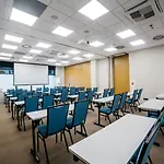 Q 플러스 호텔 카토비체