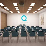 Q 플러스 4* 카토비체