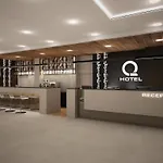 호텔 Q 플러스 4*