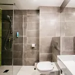 Q 플러스 호텔 4*