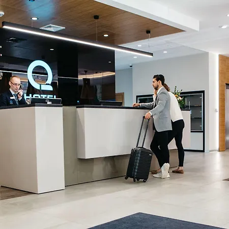 Hotel Q