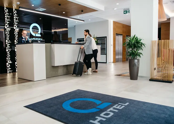 Q Hotel