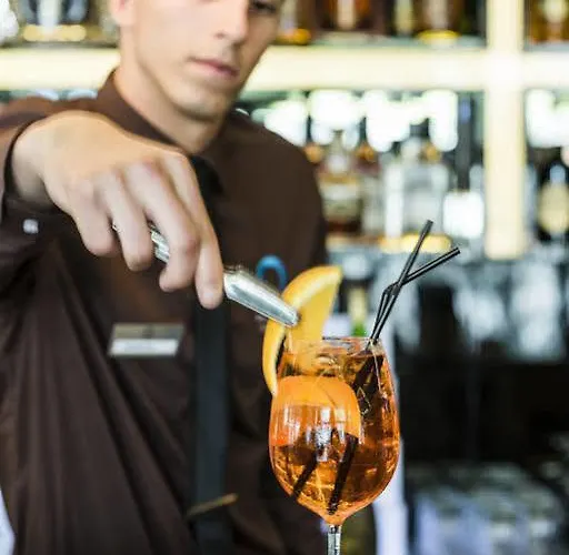 Ξενοδοχείο Q 4*