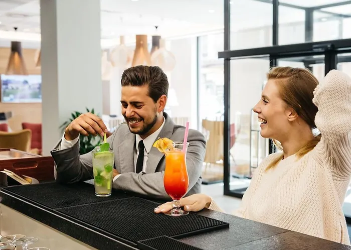 Q Ξενοδοχείο 4*